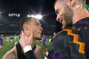 九游官网-这球服了！安东尼精彩世界波，德赫亚望球兴叹&amp;赛后亲切捏脸