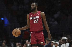 九游官网-Stein：送康诺顿去黄蜂前 雄鹿探索过用他换斯玛特或者维金斯