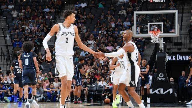 九游体育官网-全新组合摸索别样搭档方式，保罗多角度助推文班