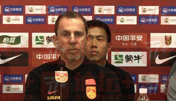 九游体育-久尔杰维奇：全面了解球员情况 用聪明的方式踢球