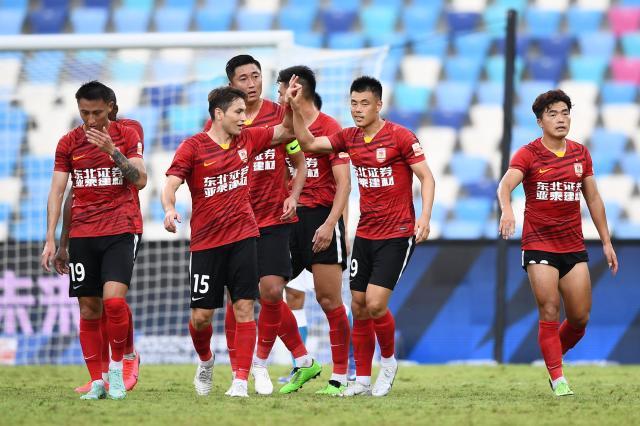 九游体育-【中超】谭龙戴帽+助攻儒尼奥尔 亚泰4比1广州城