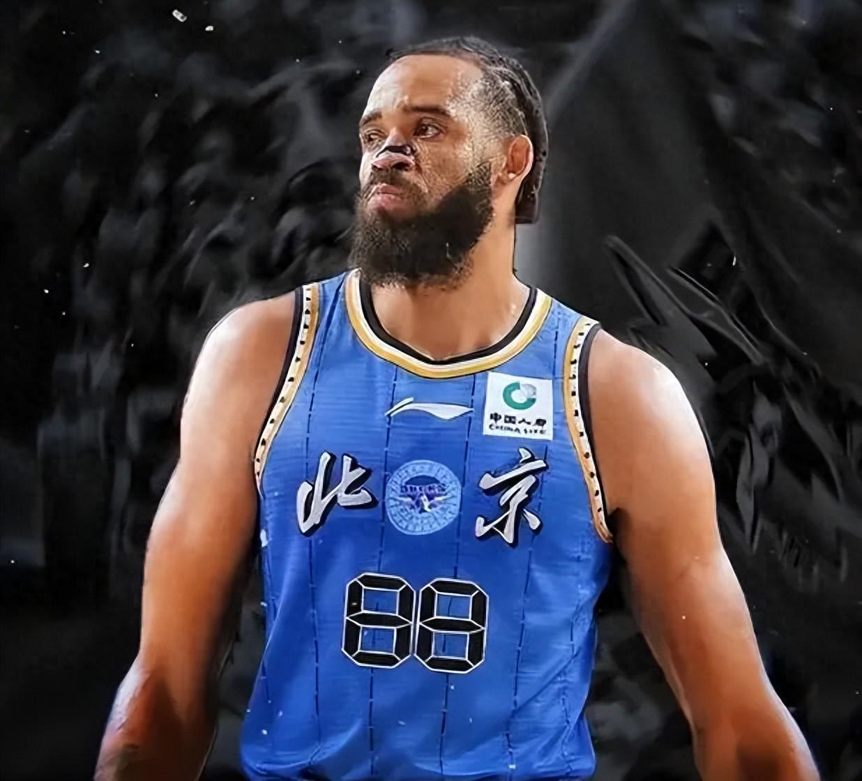 jiuyou-4投1中！球队赢33分，顶薪内线正负值为0，球迷：你甚至不配打NBL